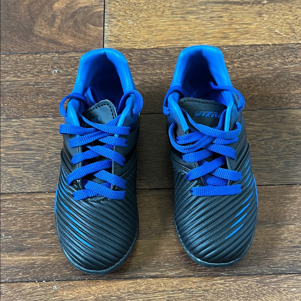 Kids turf shoe and cleats